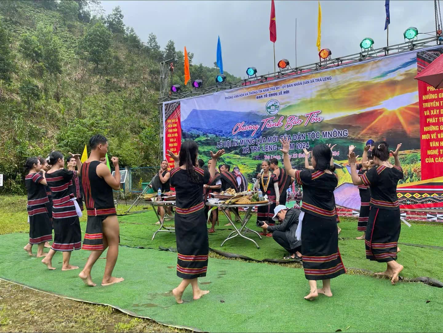 Lễ hội ăn mừng lúa mới