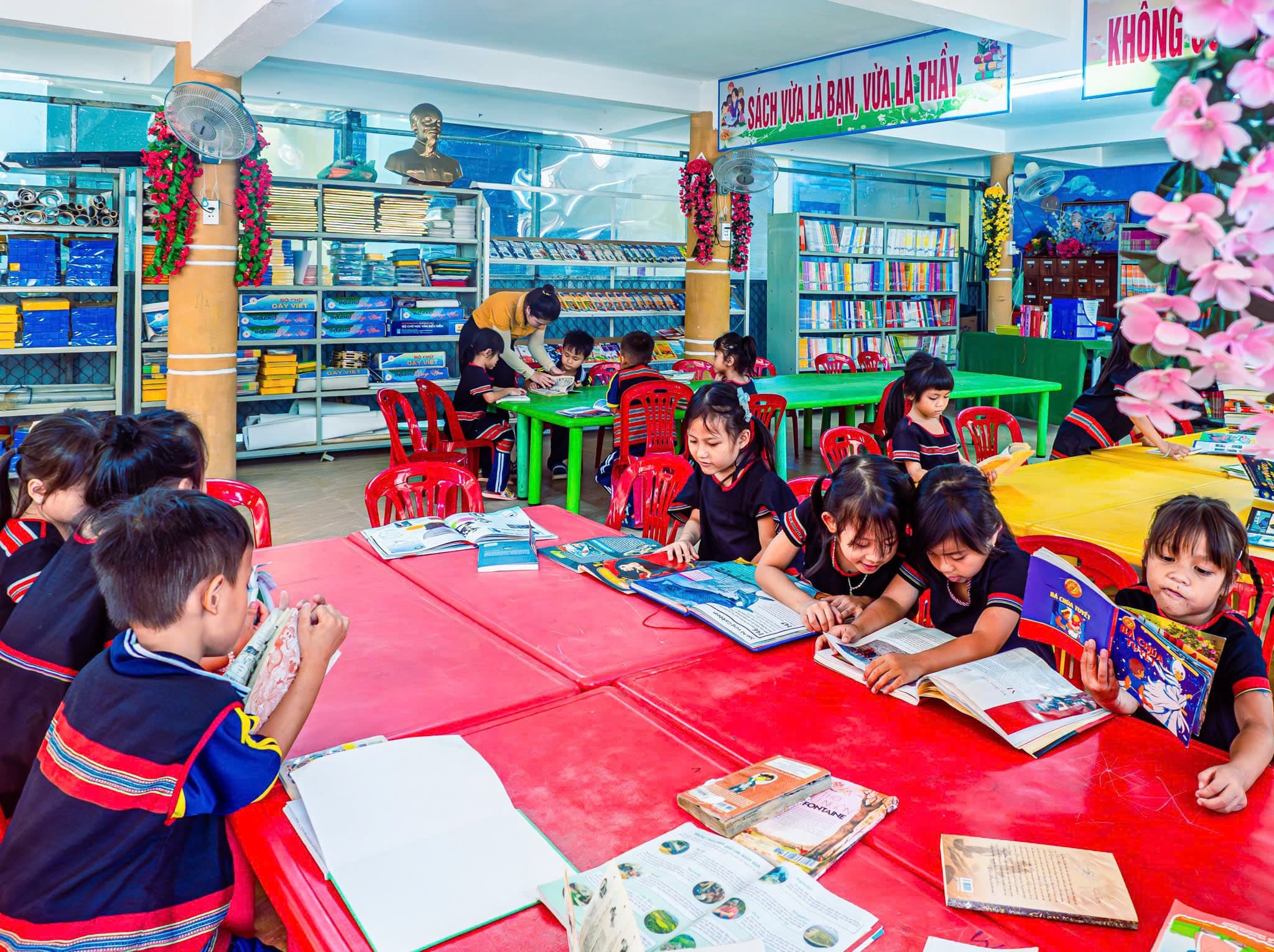 Ươm mầm tri thức