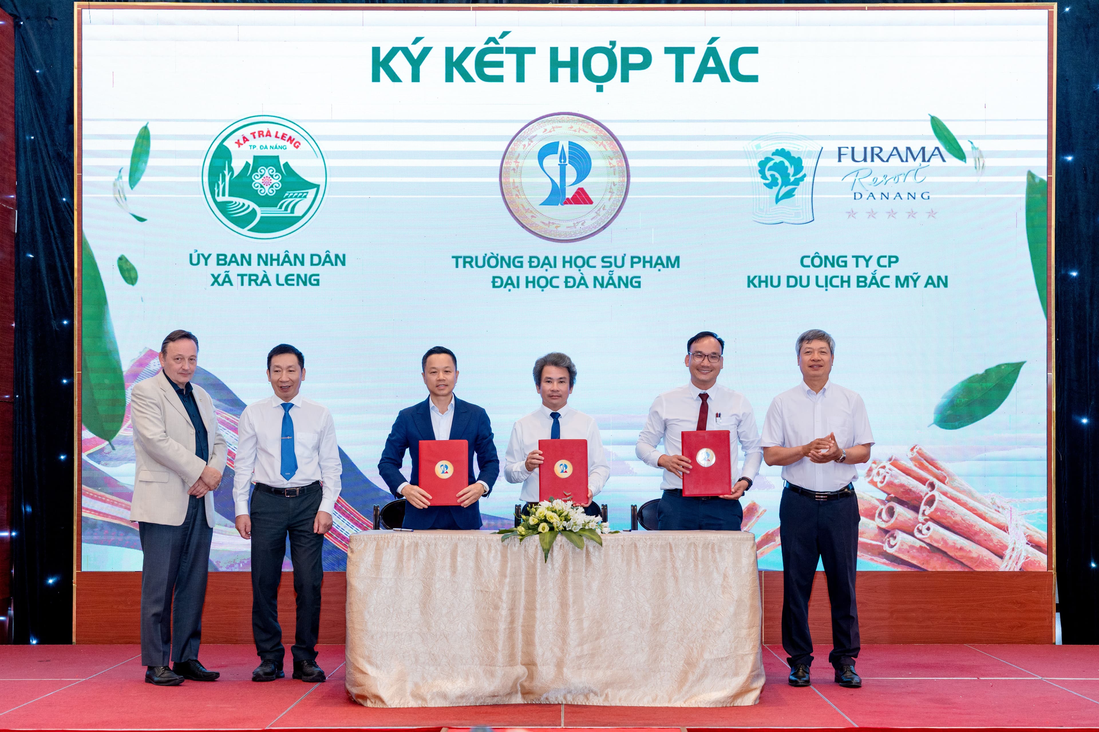 Lễ ký kết hợp tác
