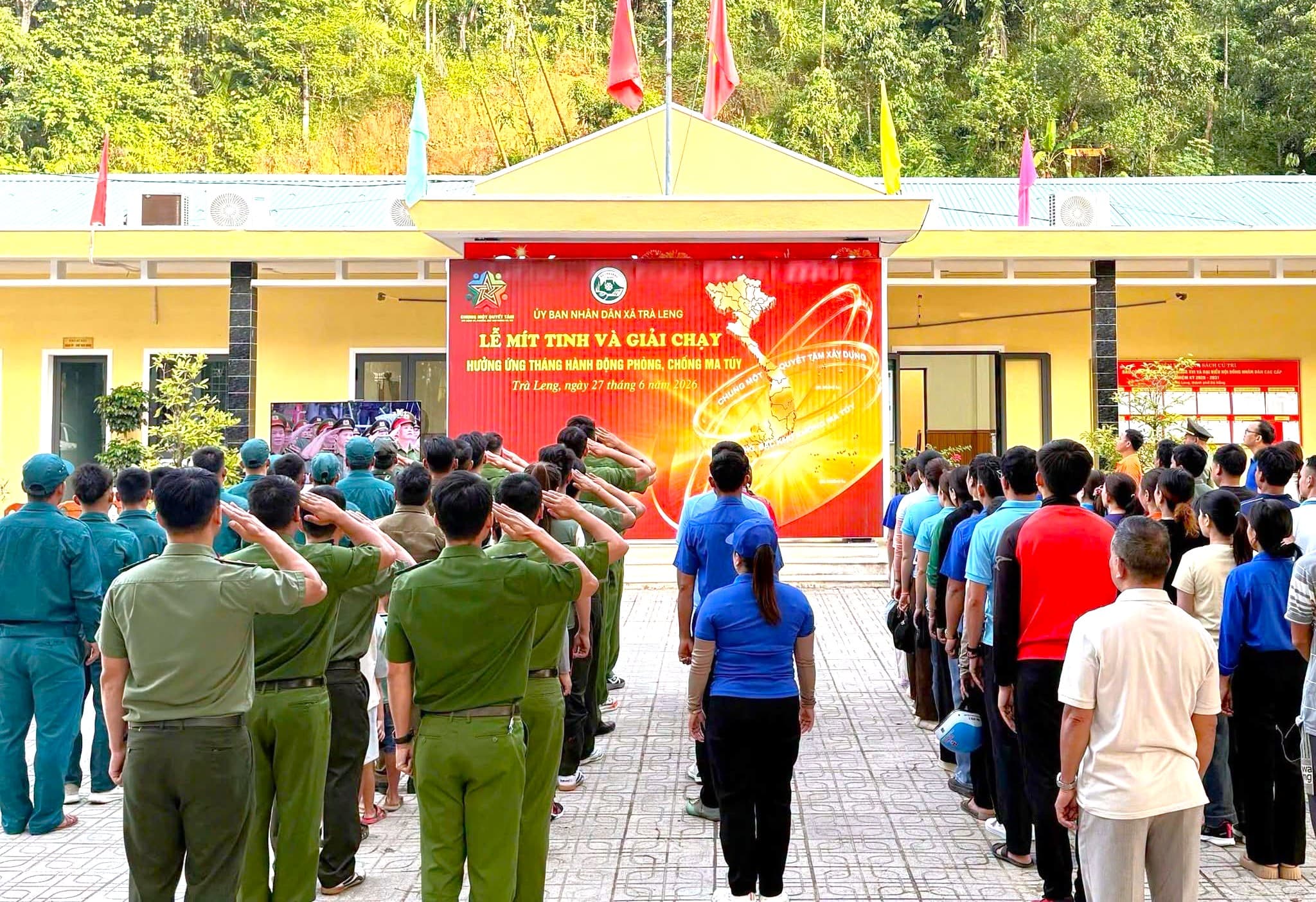 Trà Leng Spreads Healthy Living Message, Determined to Build a Drug-Free Community