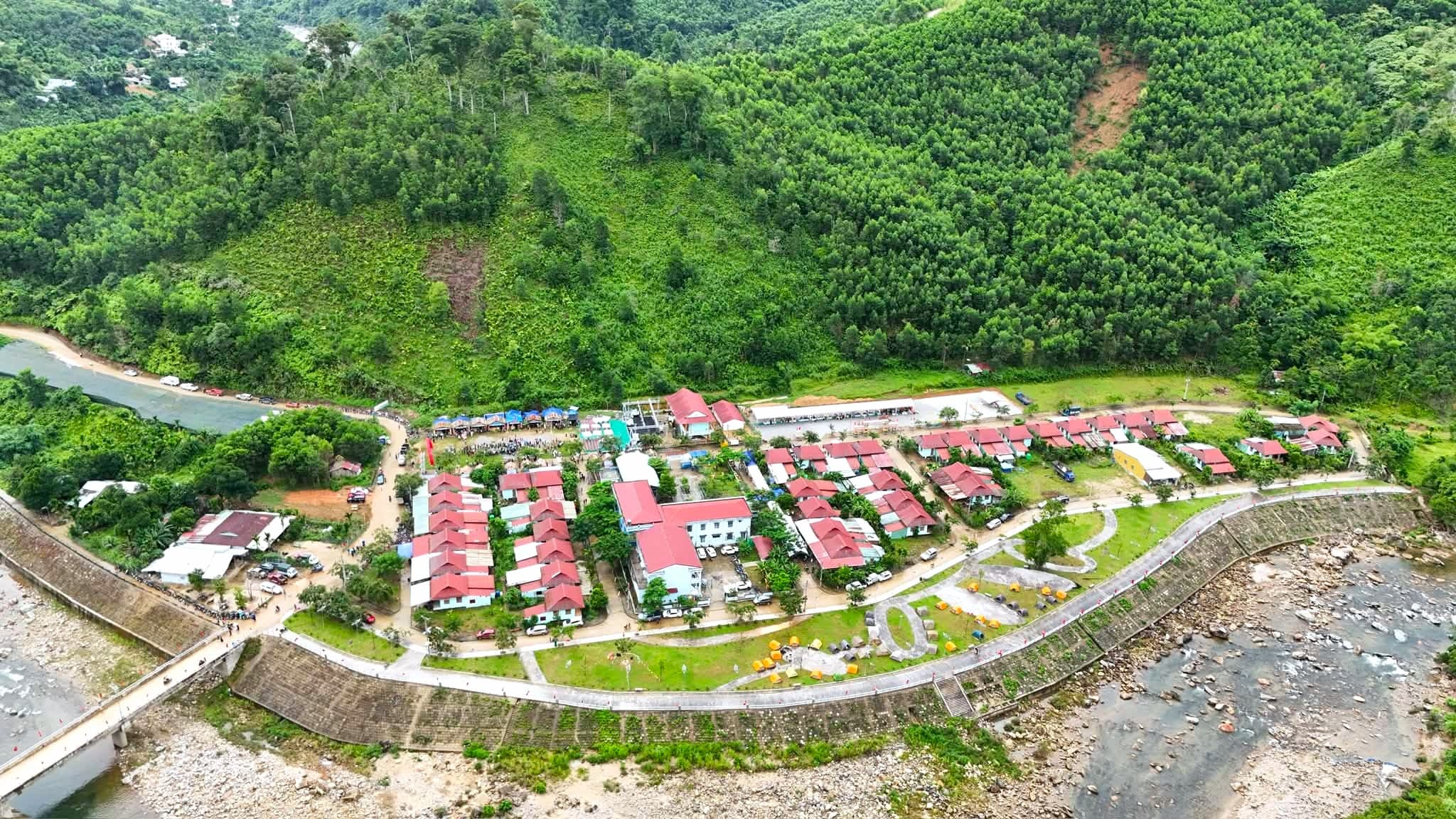 Lễ hội Hương Quế Trà leng lần thứ I từ trên cao