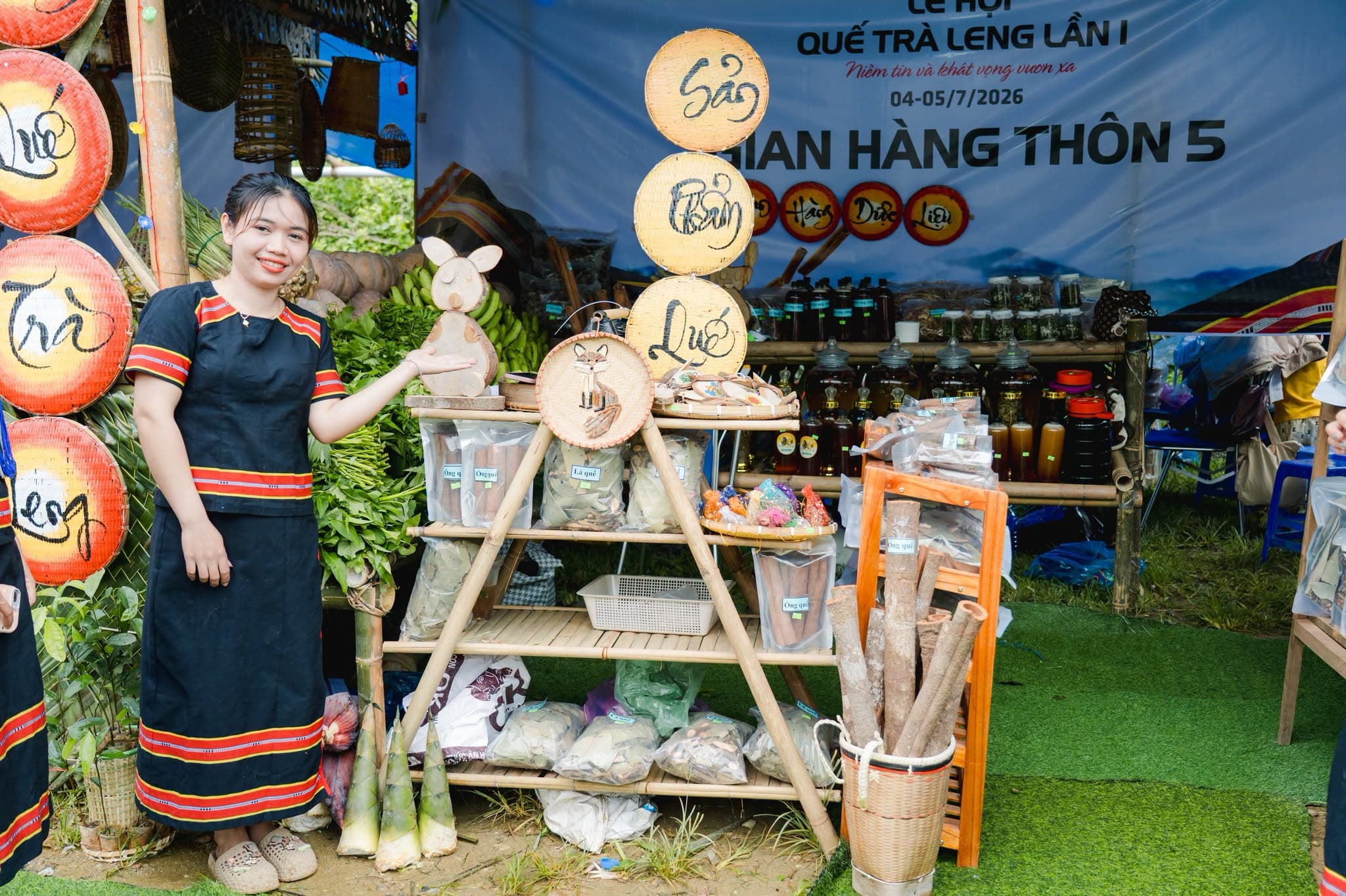 Gian hàng - Lễ hội Hương Quế Trà Leng lần thứ I