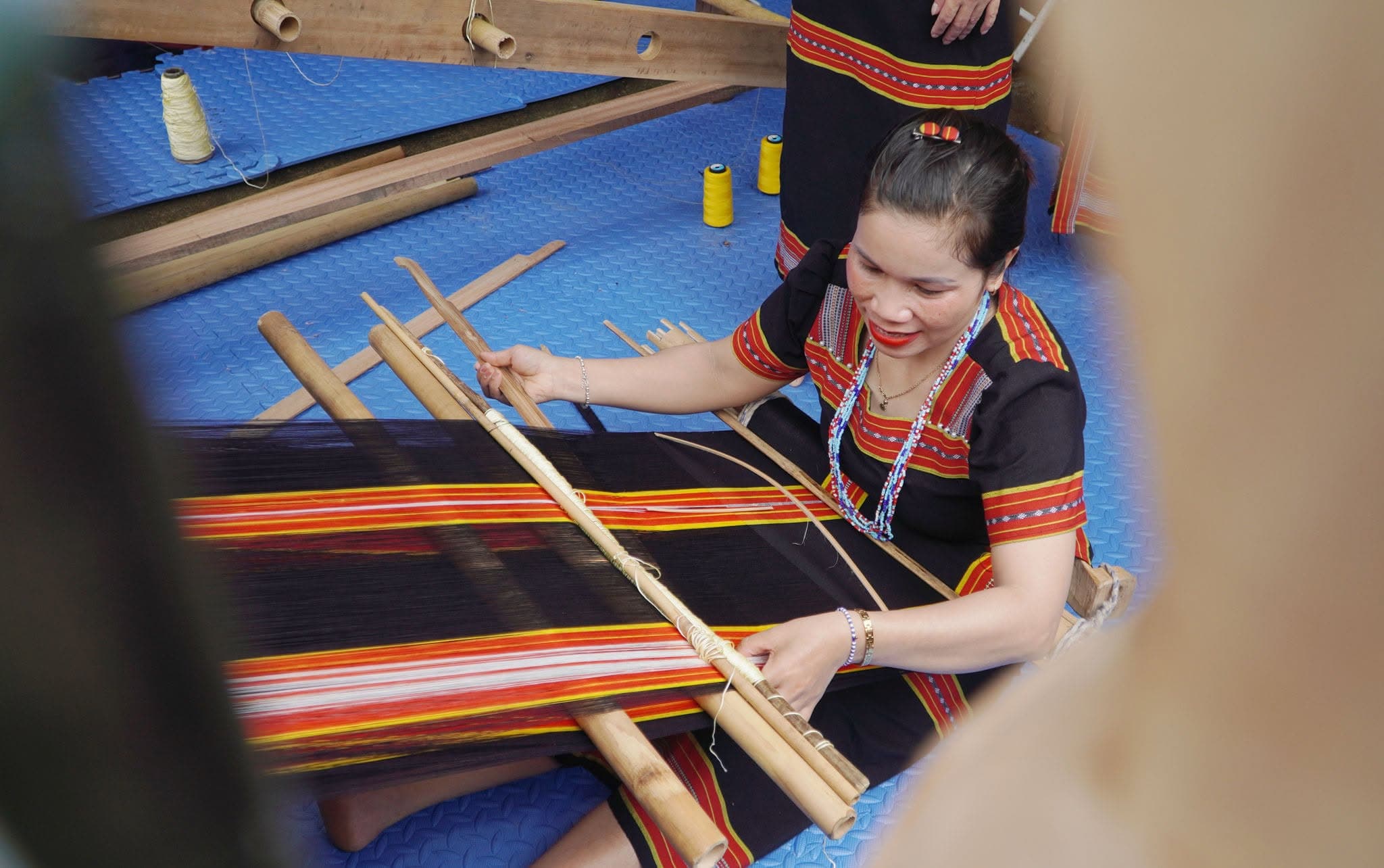 Dệt thổ cẩm
