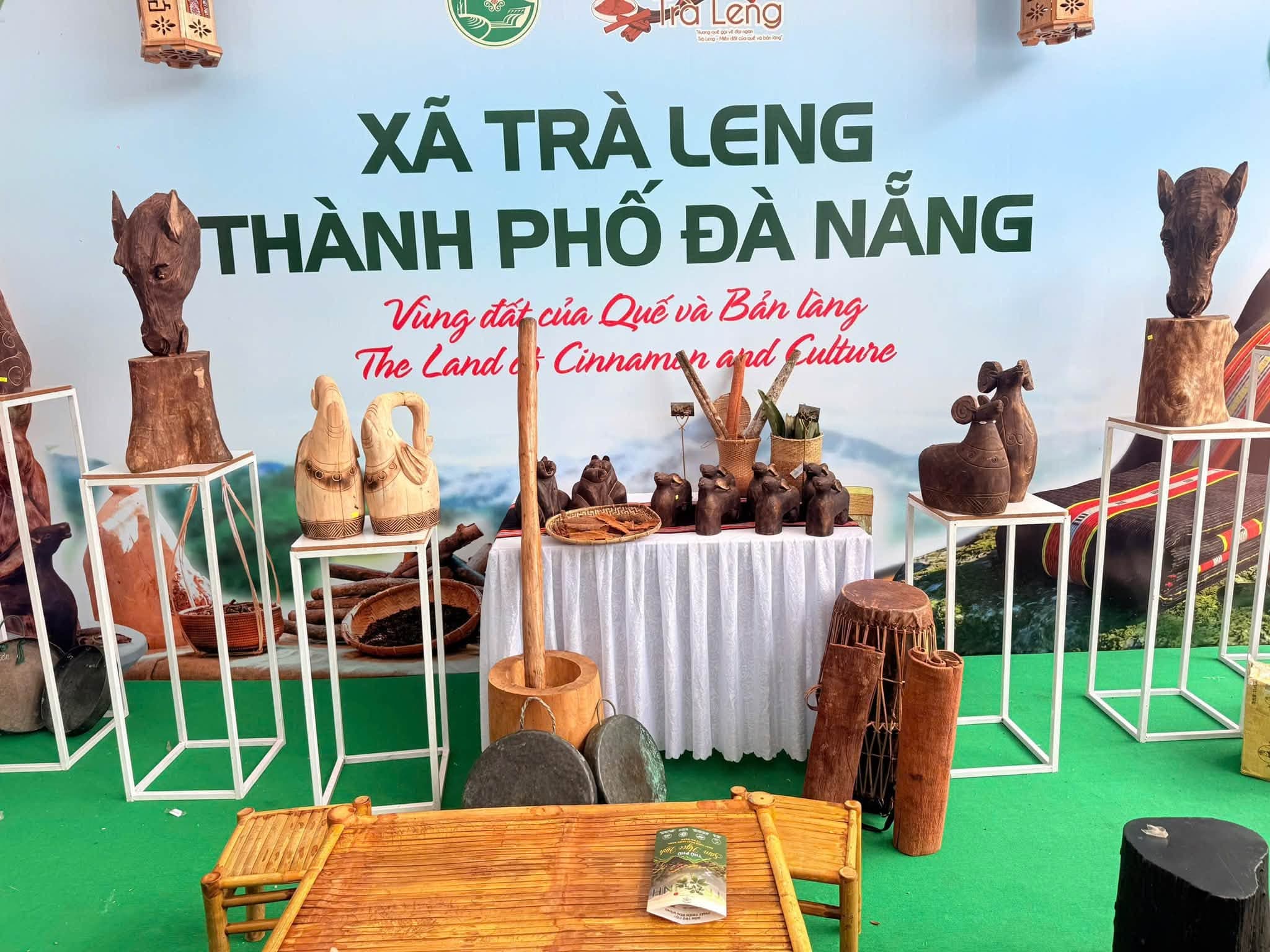 La Cannelle de Trà Leng Présente au Marché du Ginseng Ngoc Linh et des Plantes Médicinales de Da Nang