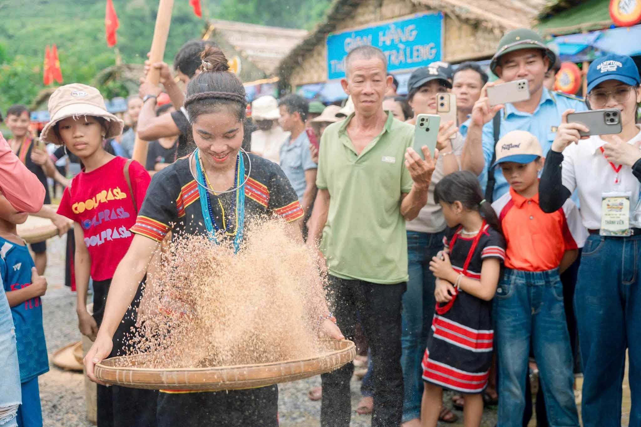 Lễ hội Hương quế Trà Leng lần thứ I