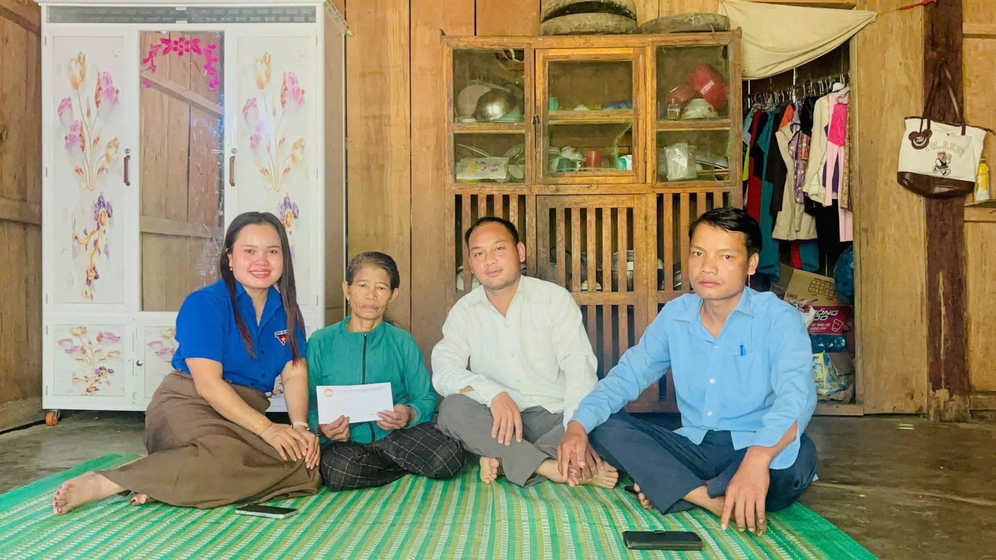 Trà Leng Expresses Gratitude to Those Who Contributed to the Revolution
