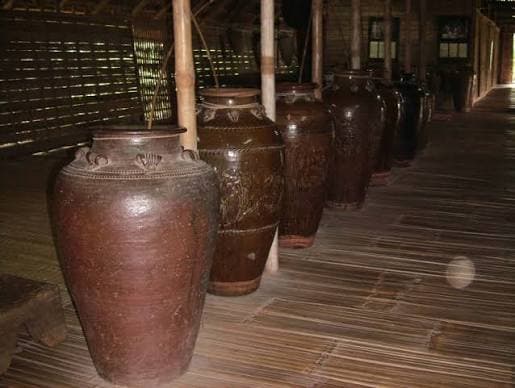 Rượu Cần Trà Leng - La Saveur Fermentée qui Unit la Communauté